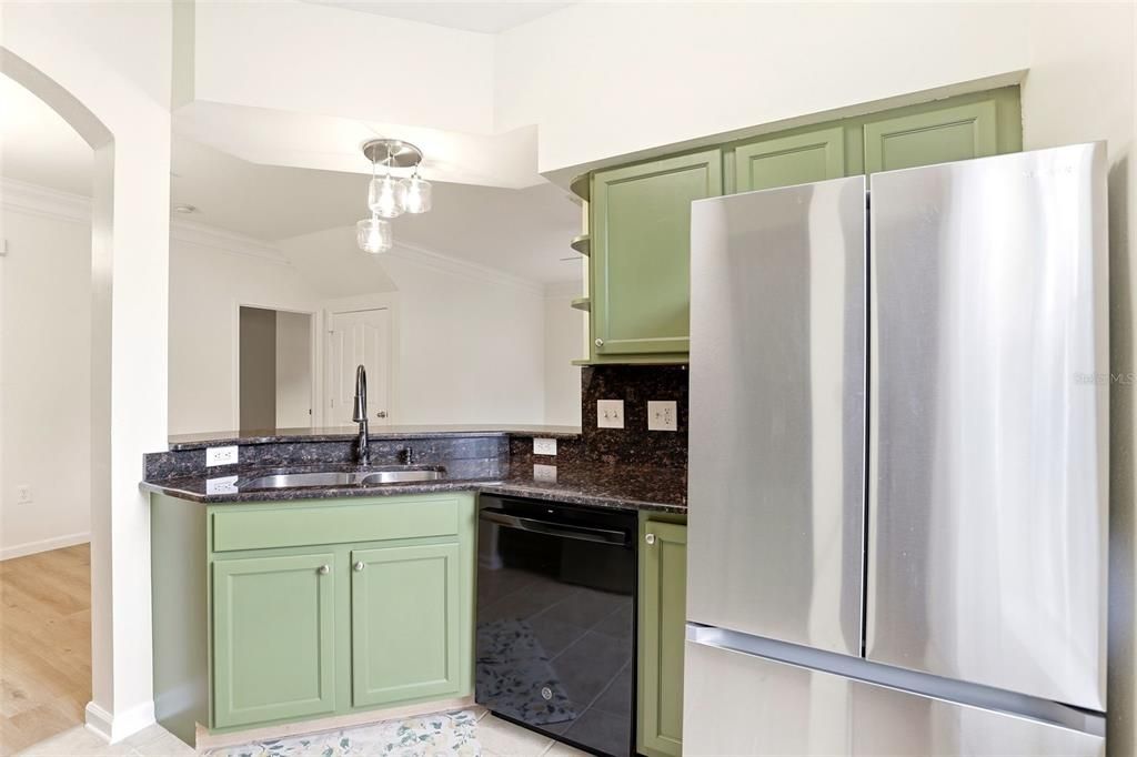 Active With Contract: $310,000 (3 beds, 2 baths, 1453 Square Feet)