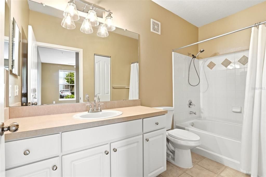 Active With Contract: $310,000 (3 beds, 2 baths, 1453 Square Feet)