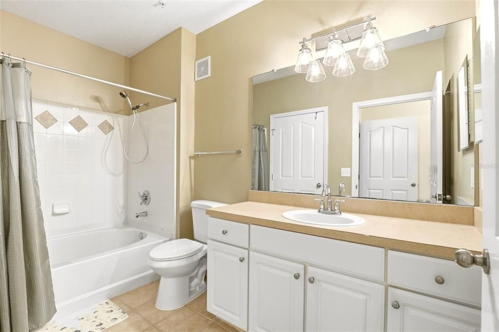 Active With Contract: $310,000 (3 beds, 2 baths, 1453 Square Feet)