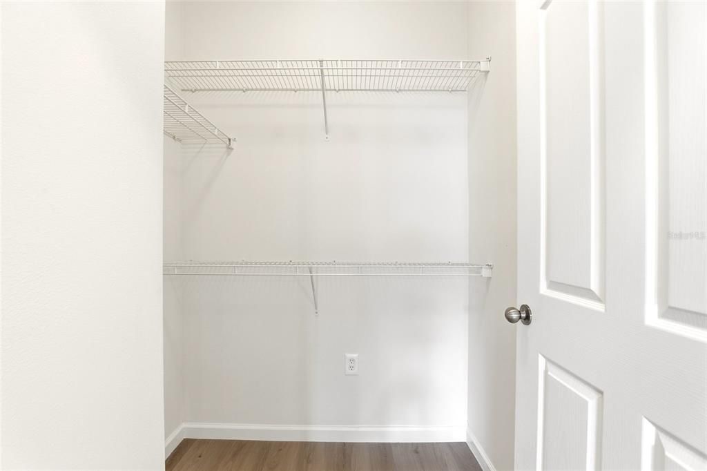 Active With Contract: $310,000 (3 beds, 2 baths, 1453 Square Feet)
