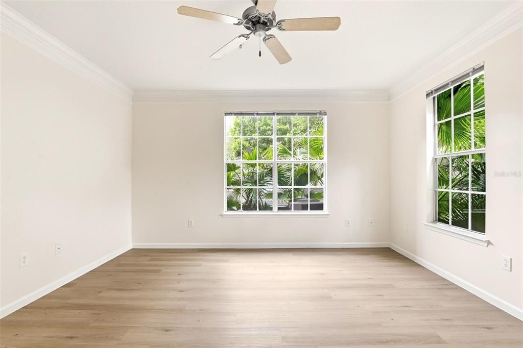 Active With Contract: $310,000 (3 beds, 2 baths, 1453 Square Feet)