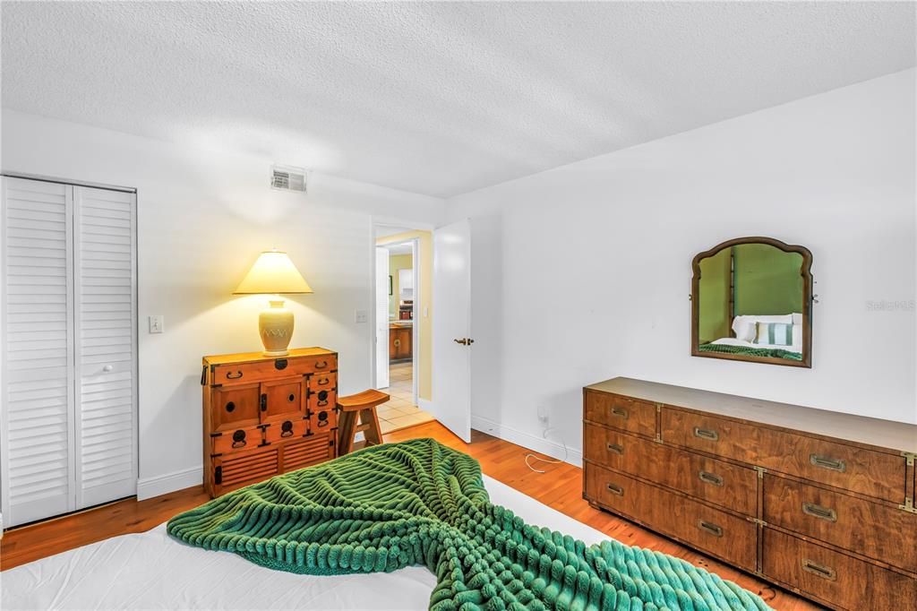 Activo con contrato: $295,000 (2 camas, 2 baños, 1500 Pies cuadrados)