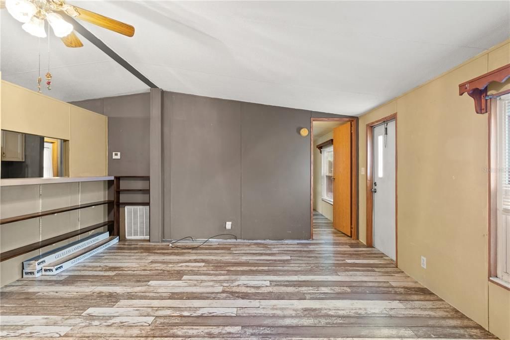 На продажу: $145,000 (2 спален, 2 ванн, 960 Квадратных фут)