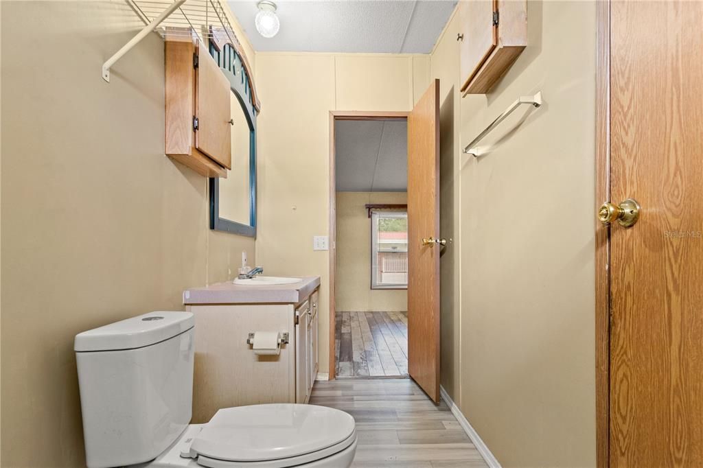На продажу: $145,000 (2 спален, 2 ванн, 960 Квадратных фут)