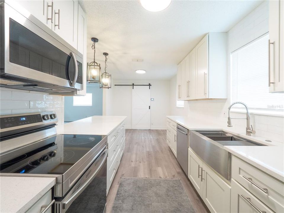Active With Contract: $335,000 (4 beds, 2 baths, 1463 Square Feet)