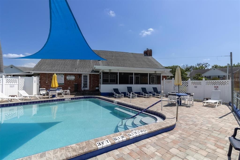 For Sale: $159,900 (2 beds, 2 baths, 1024 Square Feet)