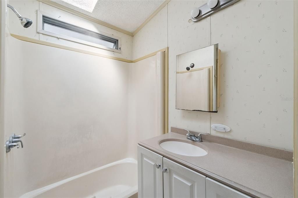 En Venta: $111,900 (3 camas, 1 baños, 650 Pies cuadrados)