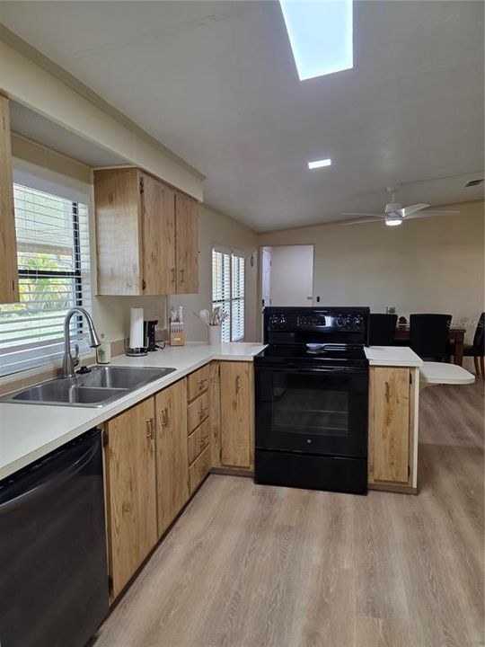 En Venta: $169,000 (2 camas, 2 baños, 1352 Pies cuadrados)