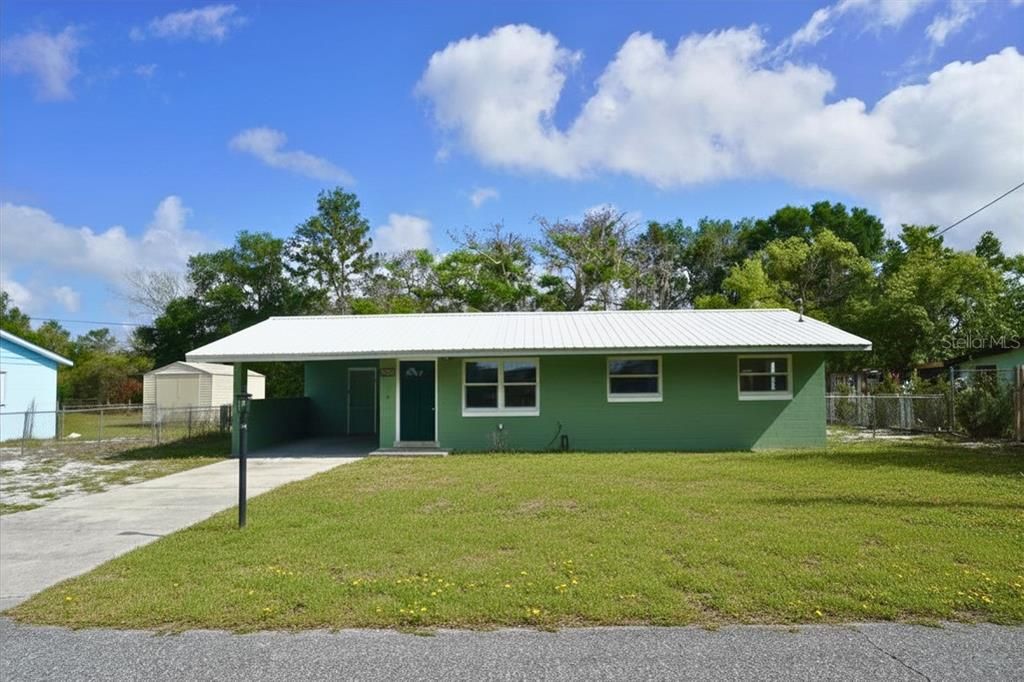 Active With Contract: $215,000 (3 beds, 2 baths, 1032 Square Feet)