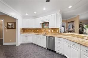 Activo con contrato: $840,000 (3 camas, 2 baños, 2380 Pies cuadrados)