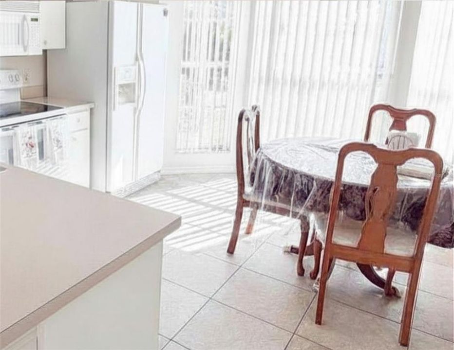 Active With Contract: $285,000 (3 beds, 2 baths, 1134 Square Feet)