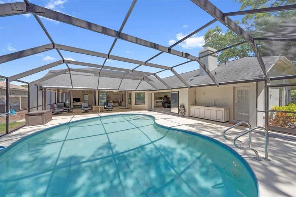 Activo con contrato: $785,000 (4 camas, 3 baños, 2831 Pies cuadrados)