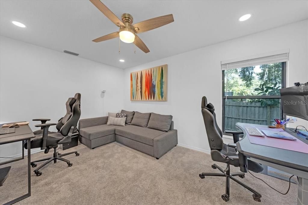 Activo con contrato: $785,000 (4 camas, 3 baños, 2831 Pies cuadrados)