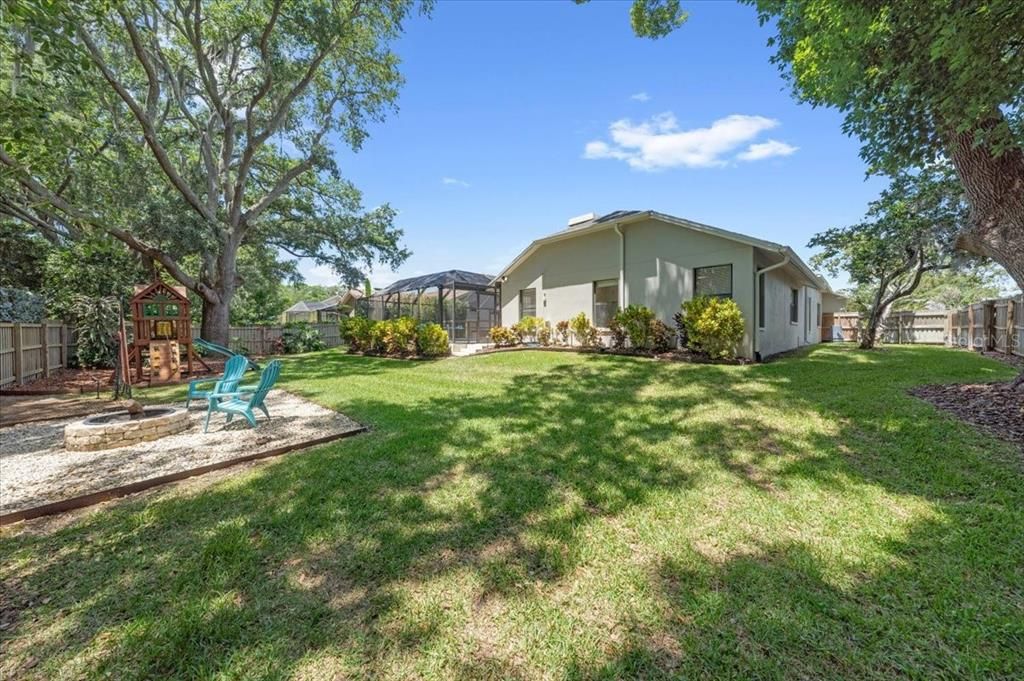 Activo con contrato: $785,000 (4 camas, 3 baños, 2831 Pies cuadrados)