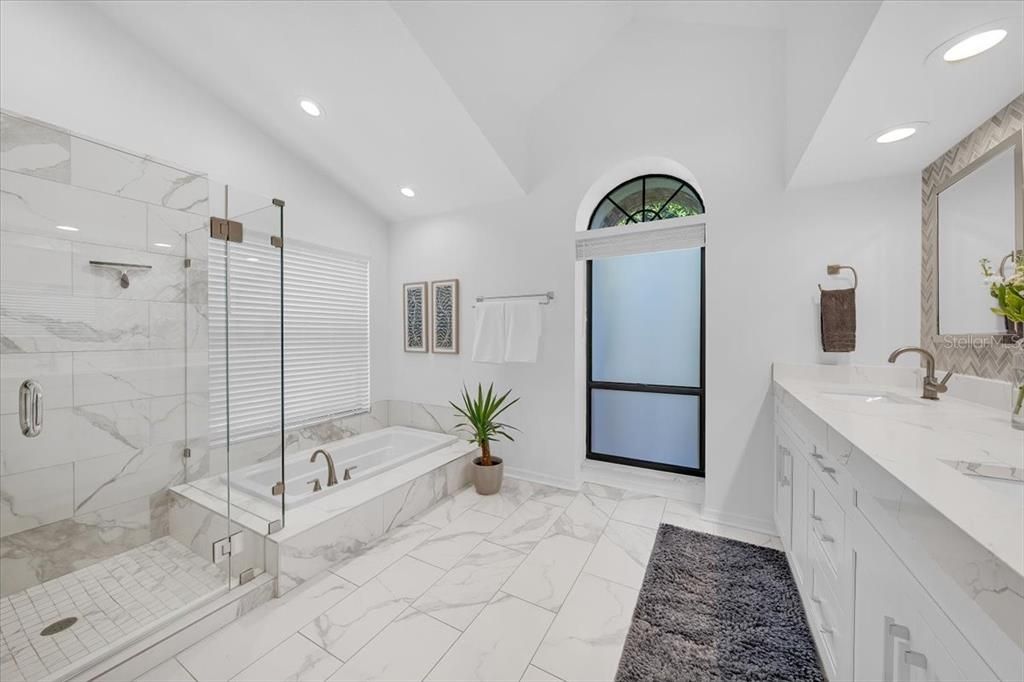 Activo con contrato: $785,000 (4 camas, 3 baños, 2831 Pies cuadrados)