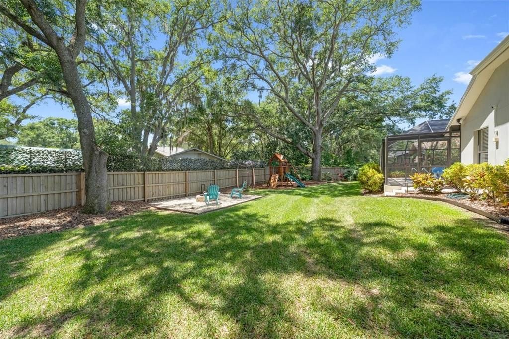 Activo con contrato: $785,000 (4 camas, 3 baños, 2831 Pies cuadrados)