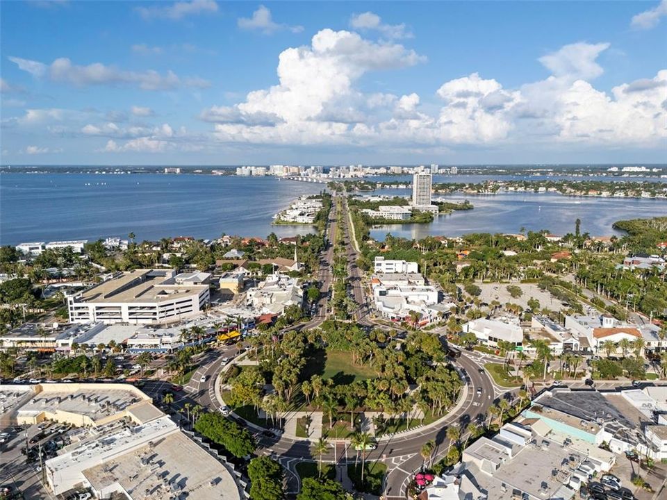 For Sale: $12,500,000 (6 beds, 5 baths, 7037 Square Feet)