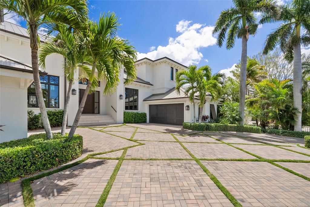 For Sale: $12,500,000 (6 beds, 5 baths, 7037 Square Feet)