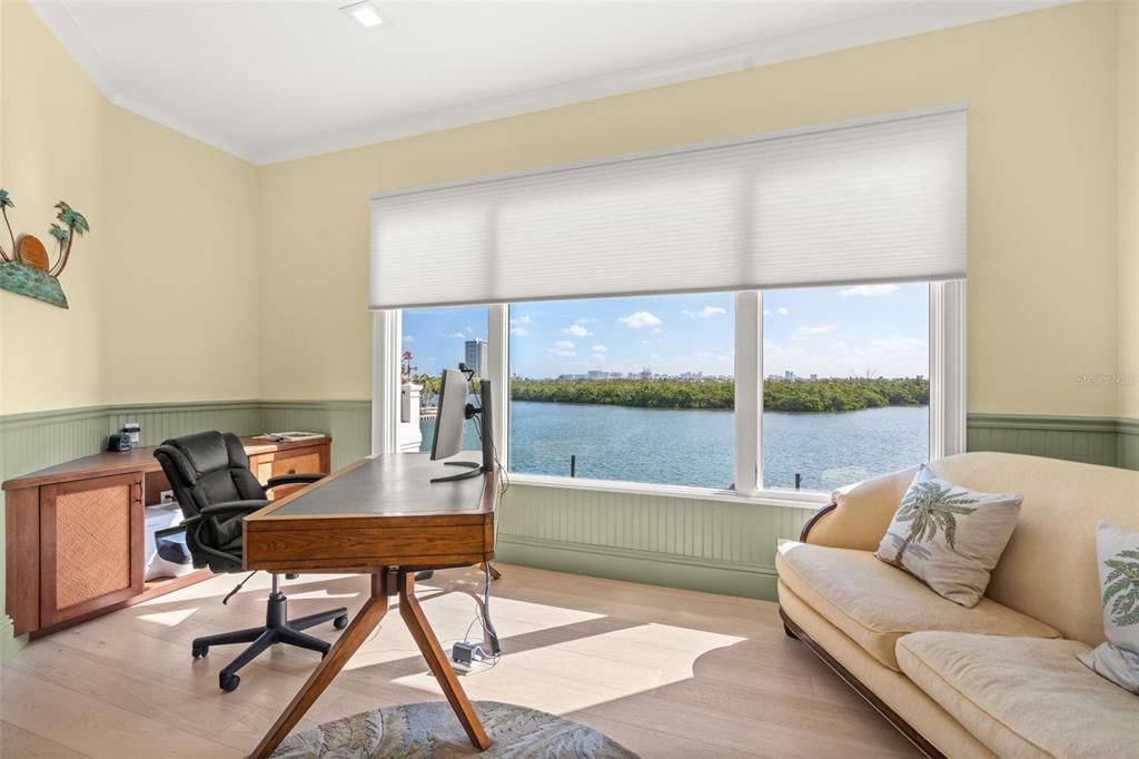 For Sale: $12,500,000 (6 beds, 5 baths, 7037 Square Feet)