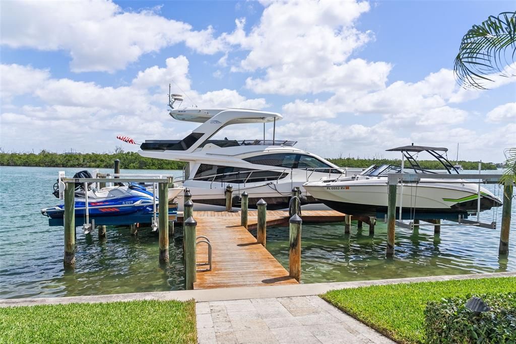 For Sale: $12,500,000 (6 beds, 5 baths, 7037 Square Feet)