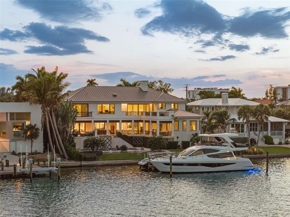 For Sale: $12,500,000 (6 beds, 5 baths, 7037 Square Feet)