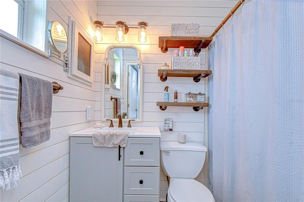 For Sale: $525,000 (3 beds, 2 baths, 1204 Square Feet)