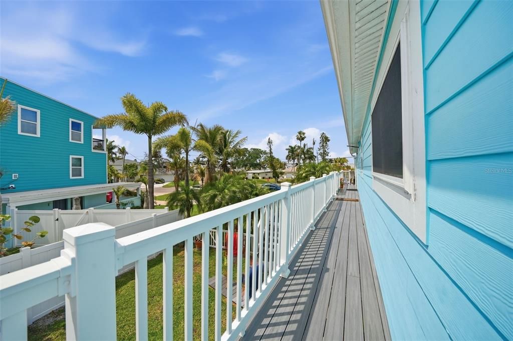 For Sale: $775,000 (3 beds, 2 baths, 1200 Square Feet)