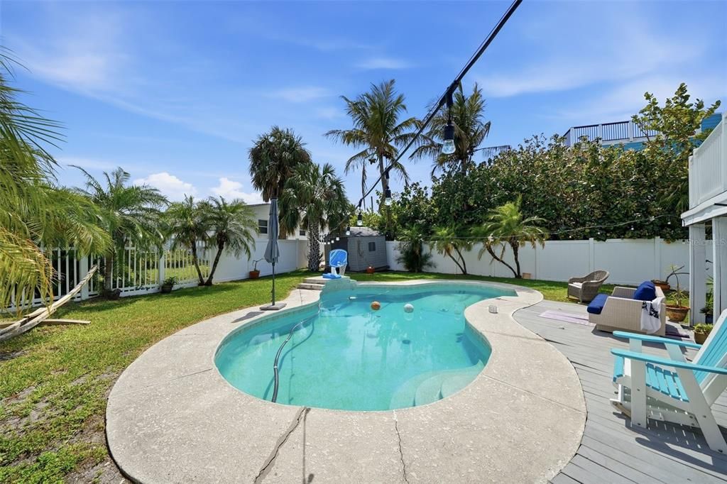 For Sale: $775,000 (3 beds, 2 baths, 1200 Square Feet)