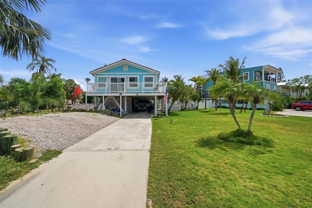 For Sale: $775,000 (3 beds, 2 baths, 1200 Square Feet)