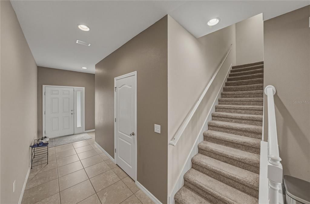 Active With Contract: $264,000 (3 beds, 2 baths, 1689 Square Feet)