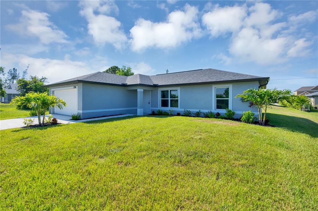 Active With Contract: $304,900 (3 beds, 2 baths, 1310 Square Feet)