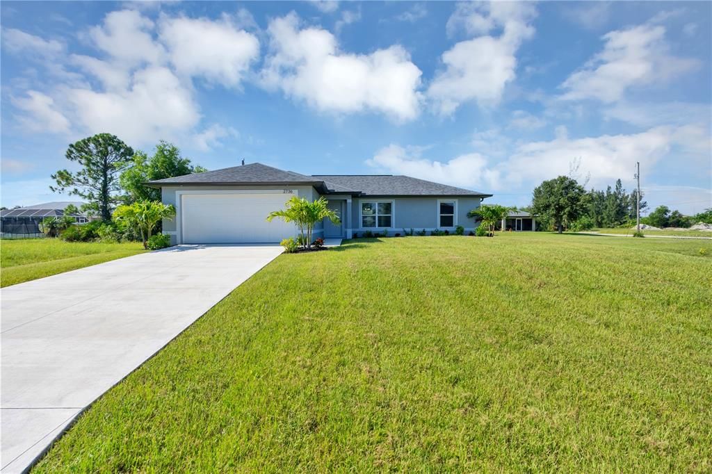 Active With Contract: $304,900 (3 beds, 2 baths, 1310 Square Feet)