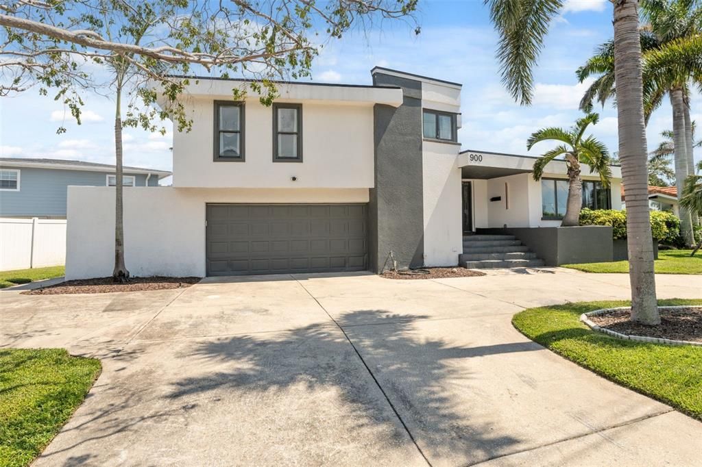 For Rent: $11,000 (3 beds, 2 baths, 3410 Square Feet)