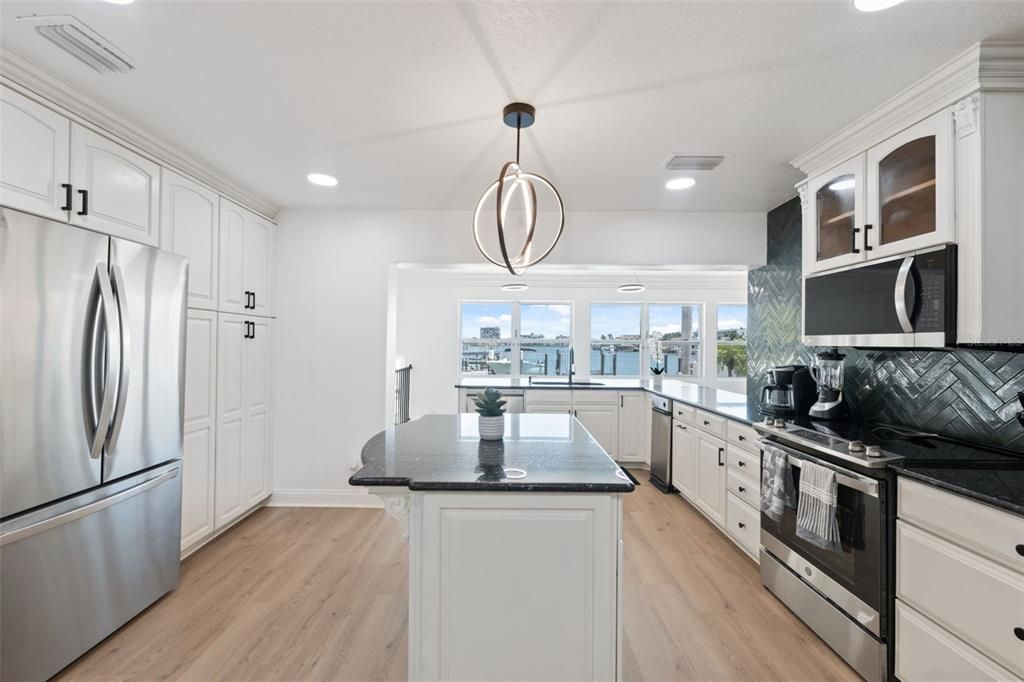 For Rent: $11,000 (3 beds, 2 baths, 3410 Square Feet)