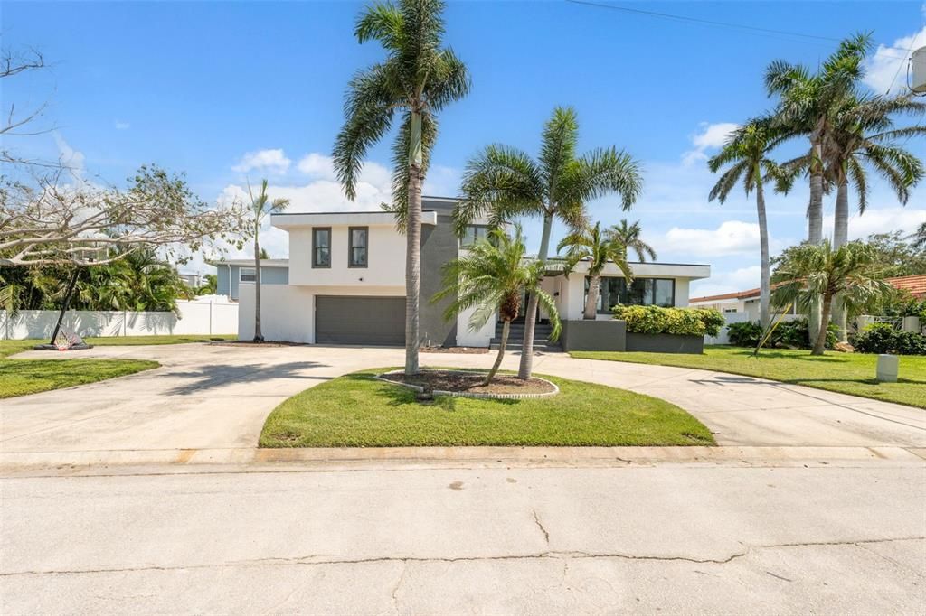 For Rent: $11,000 (3 beds, 2 baths, 3410 Square Feet)