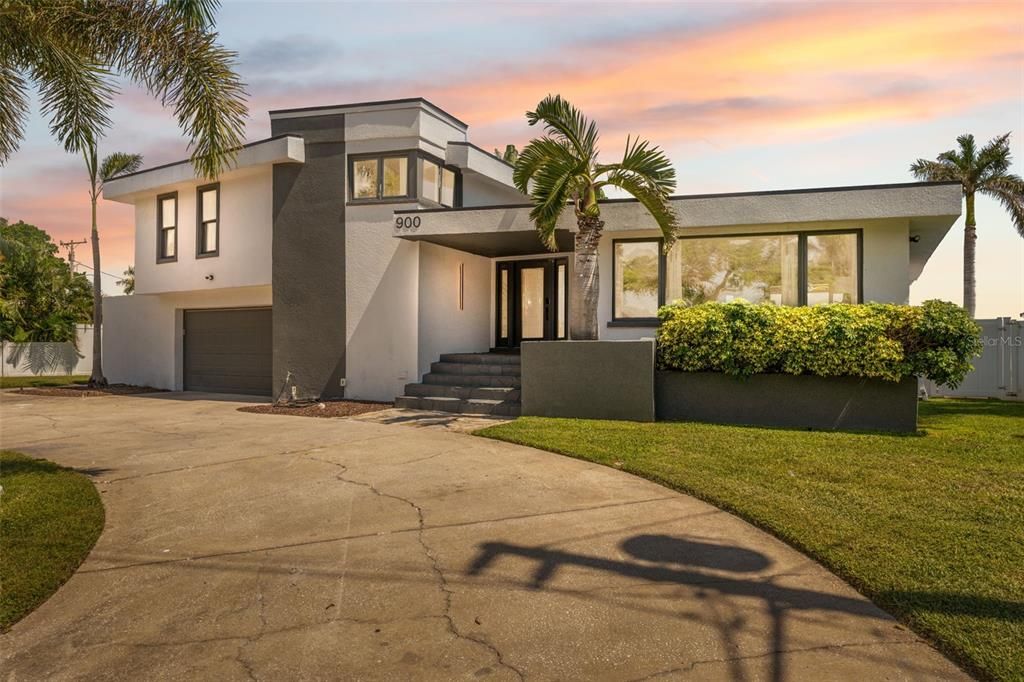 For Rent: $11,000 (3 beds, 2 baths, 3410 Square Feet)