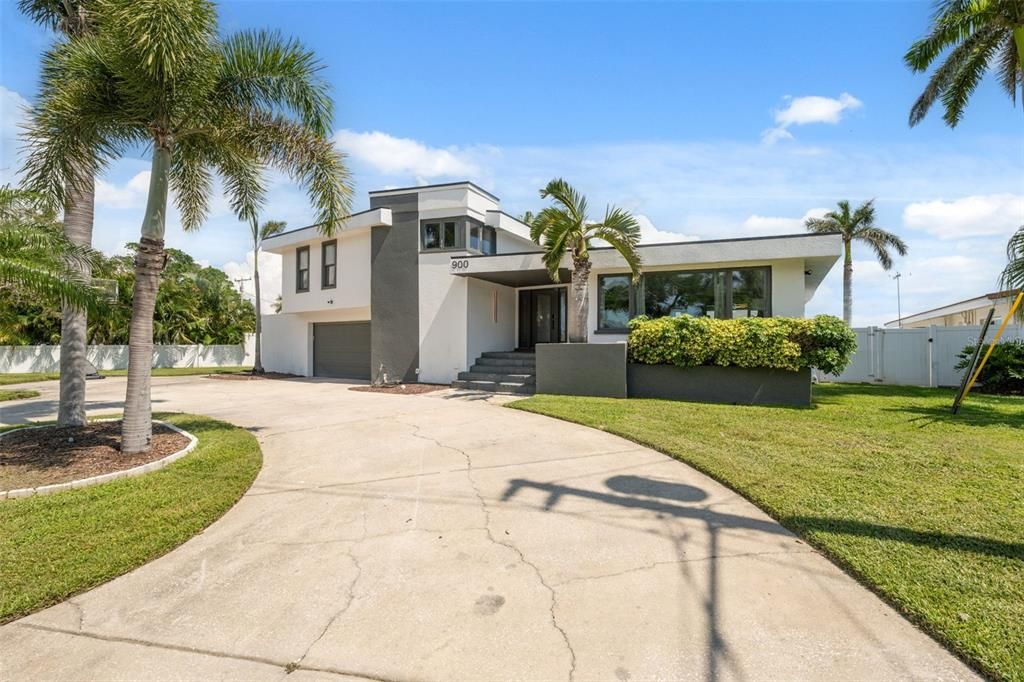 For Rent: $11,000 (3 beds, 2 baths, 3410 Square Feet)