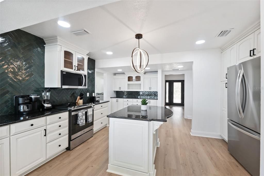 For Rent: $11,000 (3 beds, 2 baths, 3410 Square Feet)