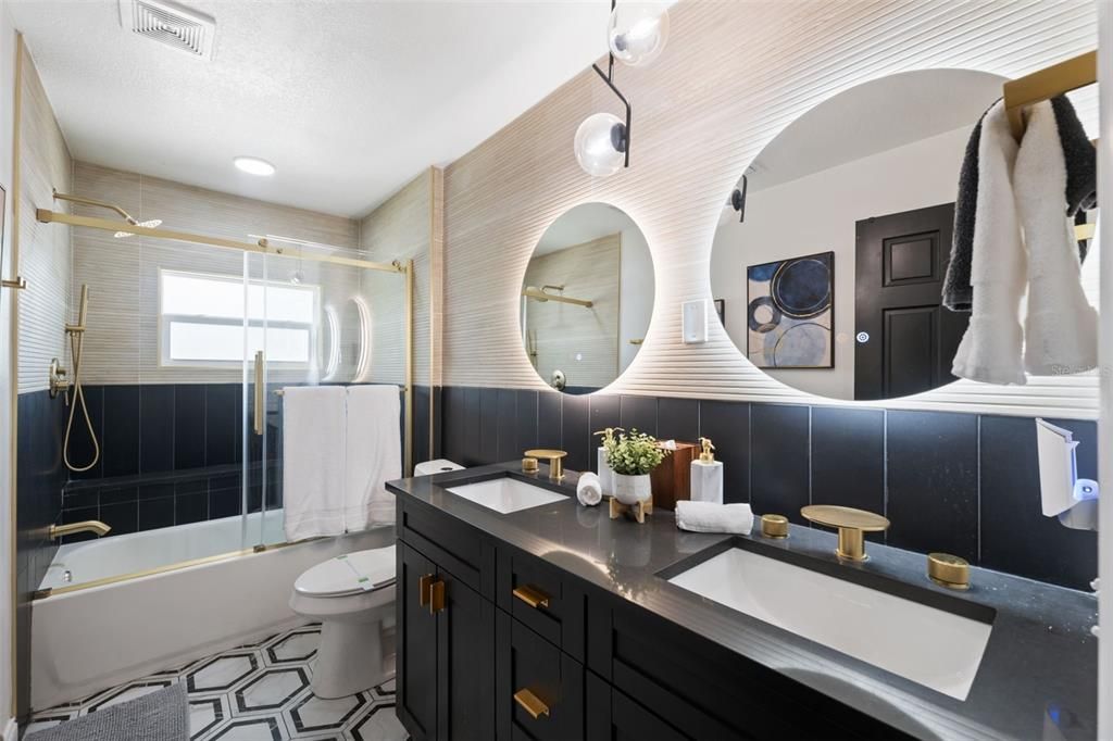 For Rent: $11,000 (3 beds, 2 baths, 3410 Square Feet)