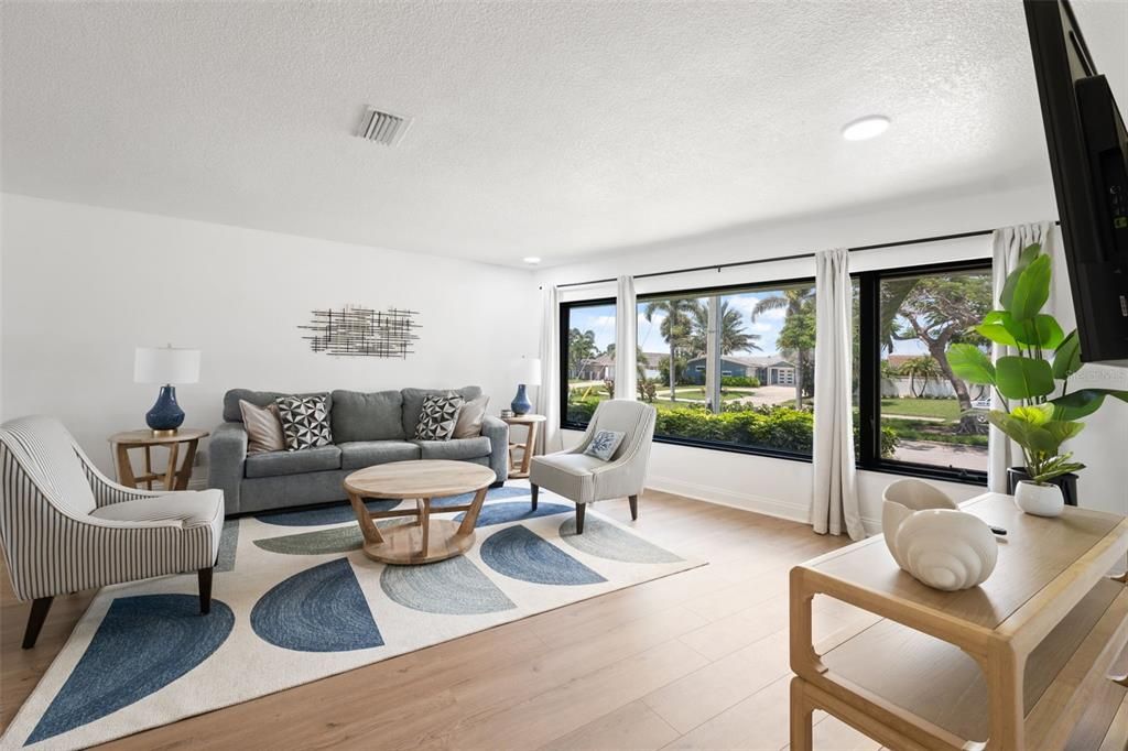 For Rent: $11,000 (3 beds, 2 baths, 3410 Square Feet)