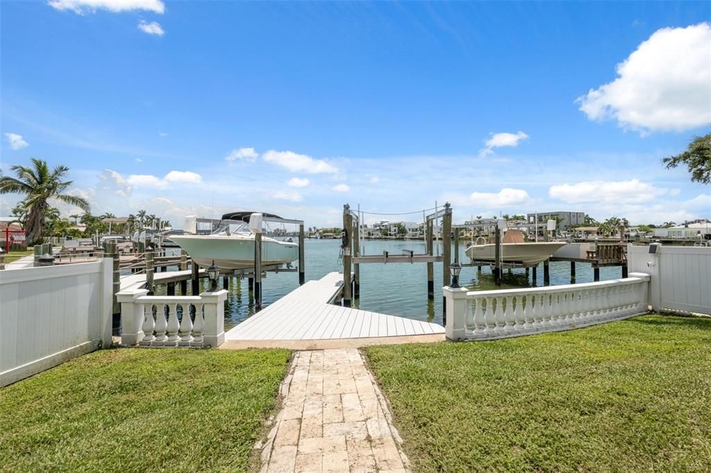 For Rent: $11,000 (3 beds, 2 baths, 3410 Square Feet)
