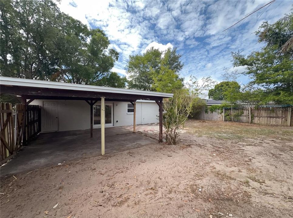 Active With Contract: $199,000 (2 beds, 1 baths, 1008 Square Feet)