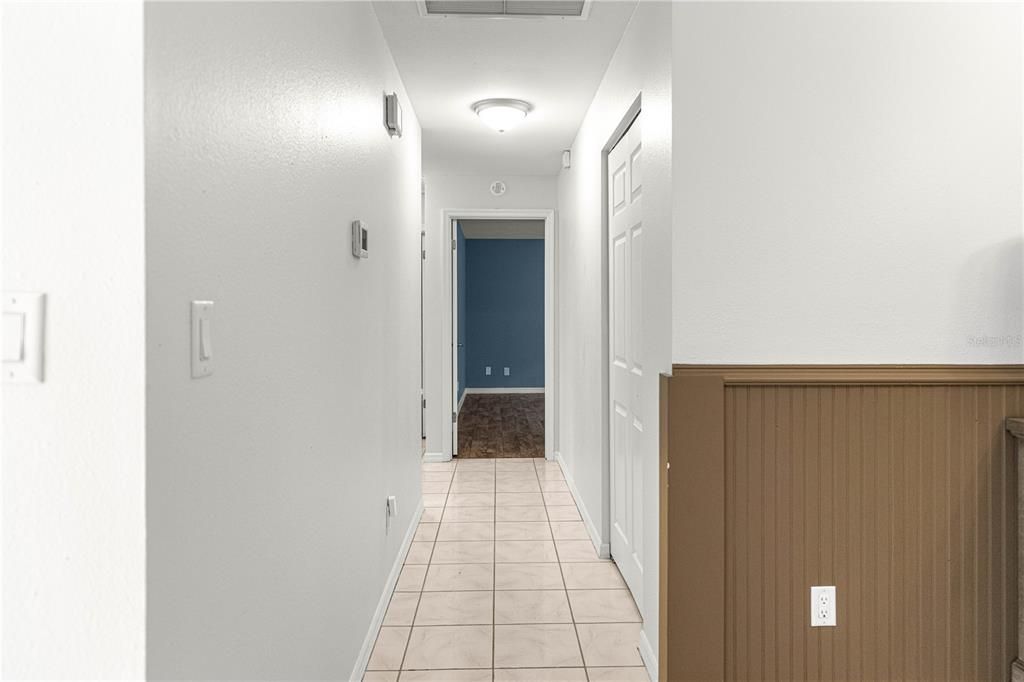 Activo con contrato: $410,000 (3 camas, 2 baños, 1669 Pies cuadrados)
