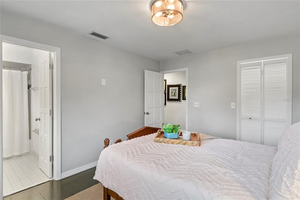 Active With Contract: $1,875,000 (4 beds, 4 baths, 3657 Square Feet)