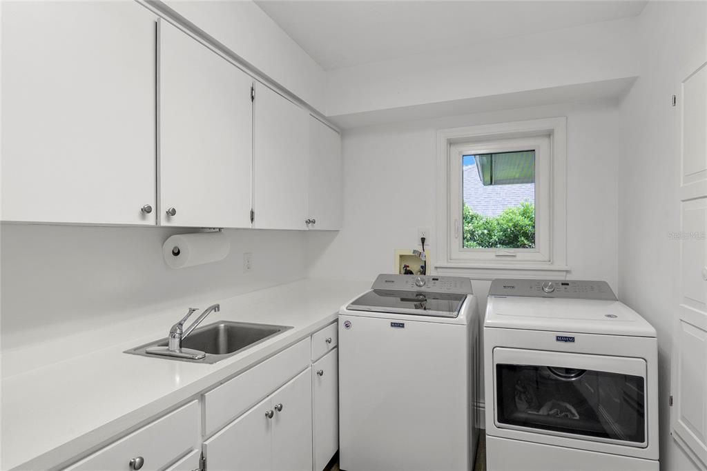 Active With Contract: $1,875,000 (4 beds, 4 baths, 3657 Square Feet)