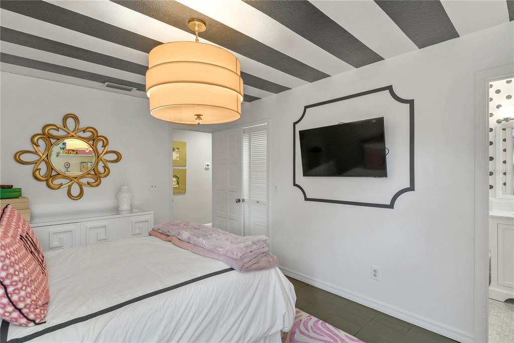 Active With Contract: $1,875,000 (4 beds, 4 baths, 3657 Square Feet)