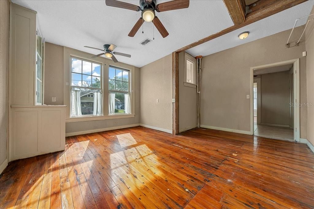 Active With Contract: $330,000 (0 beds, 0 baths, 3242 Square Feet)