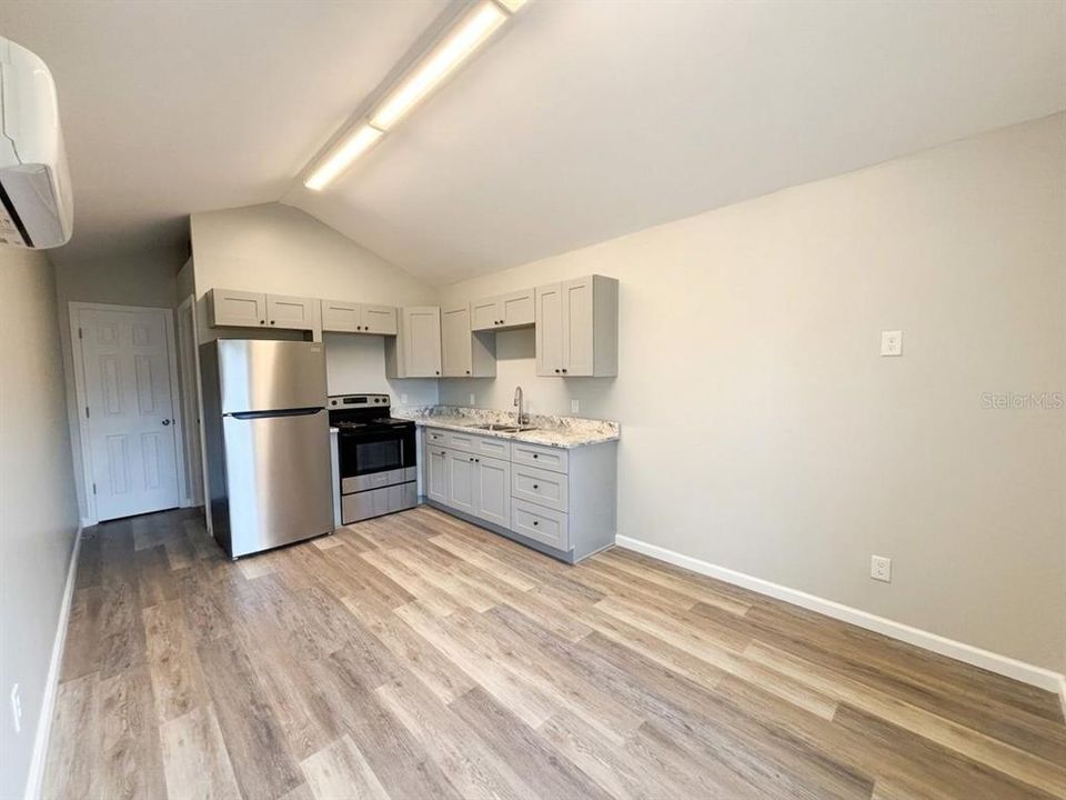 В аренду: $950 (1 спален, 1 ванн, 288 Квадратных фут)