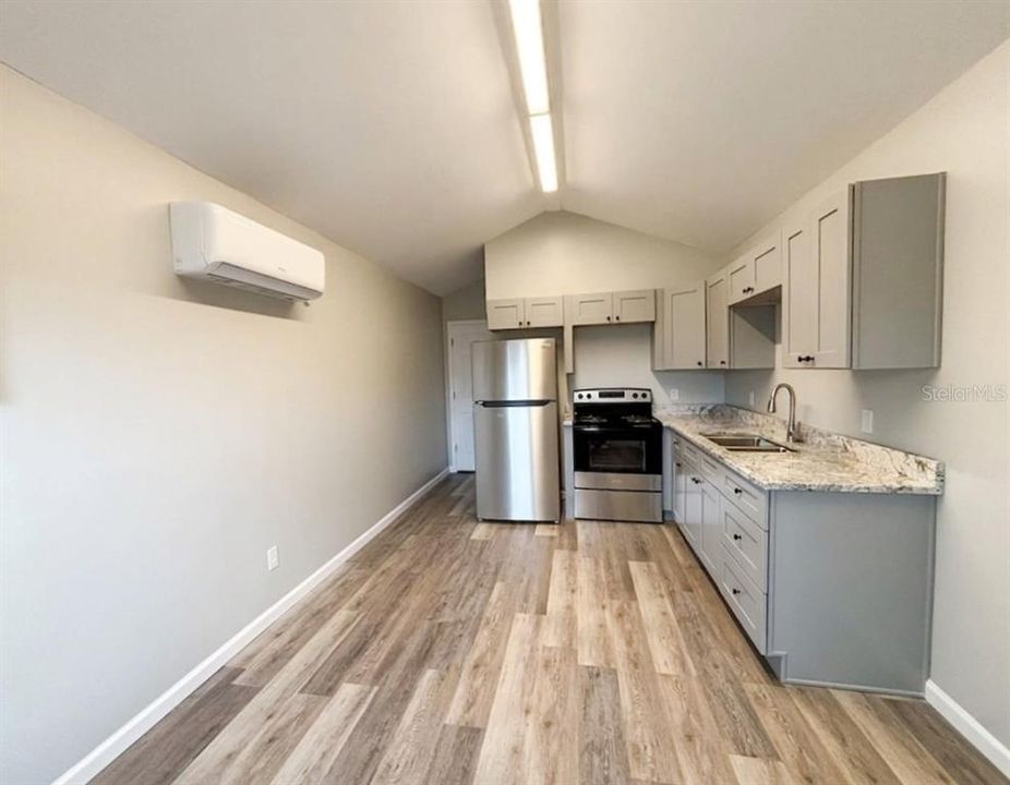 В аренду: $950 (1 спален, 1 ванн, 288 Квадратных фут)