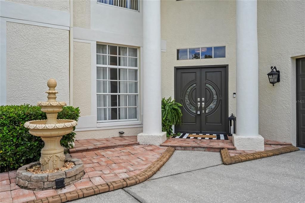 Activo con contrato: $869,000 (4 camas, 2 baños, 3694 Pies cuadrados)